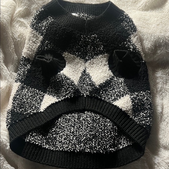 OLD NAVY Black and White Checkered Dog or Cat Sweater
Size: MEDIUM - Picture 5 of 16